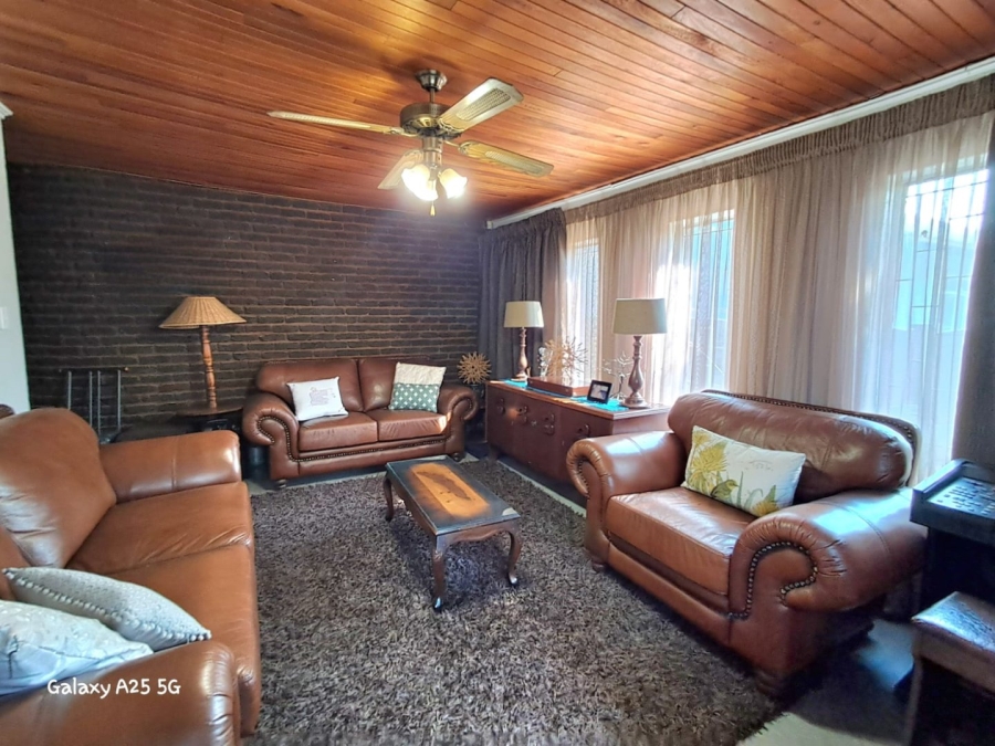 3 Bedroom Property for Sale in Vaalpark Free State